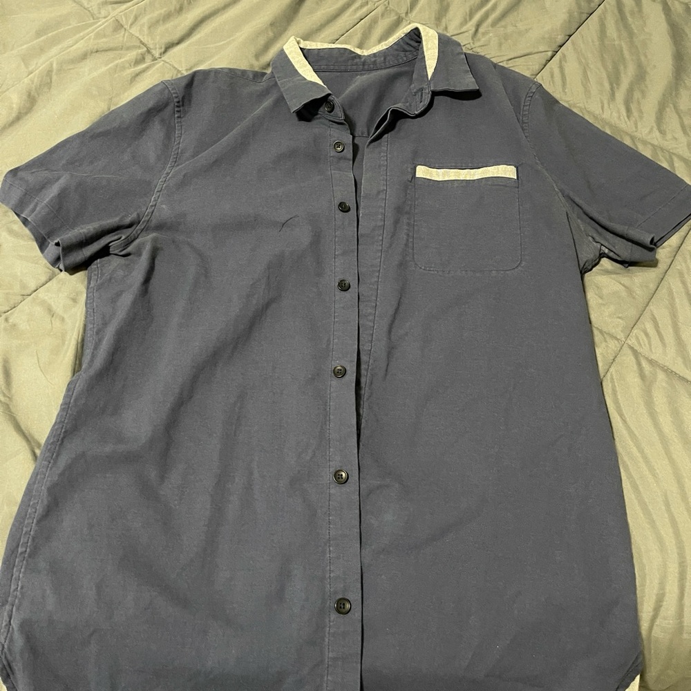 Lulú lemon shirt